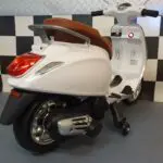 kinder scooter vespa wit