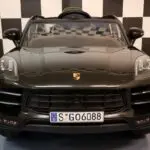 Kinderauto Porsche Macan zwart 2.4G afstandbediening 12 volt