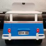 Blauwe Volkswagen Samba kinderbus elektrisch