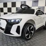 Elektrische kinderauto Audi E-Tron wit